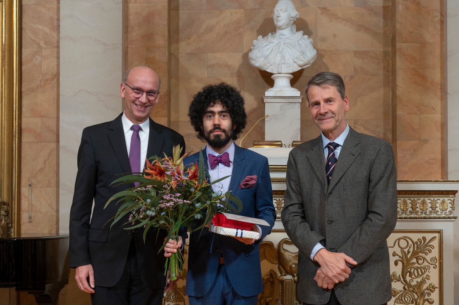 Die Universität Göttingen beendete am 7. Dezember das Jahr 2023 mit einer Akademischen Jahresfeier in der Aula am Wilhelmsplatz. Auf dem Programm stehen der Festvortrag von Prof. Dr. Dr. h.c. Thomas Kaufmann, diverse Ehrungen sowie der Jahresrückblick und Ausblick auf 2024 von Unipräsident Prof. Dr. Metin Tolan